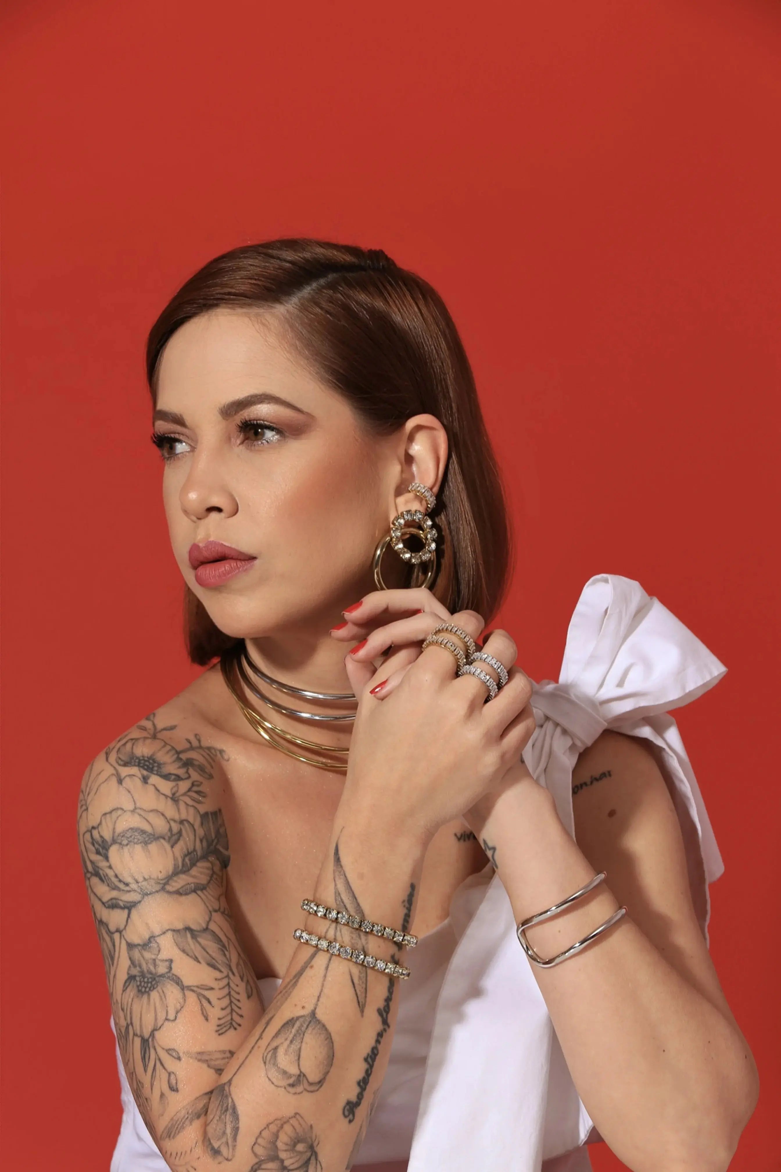 SATIN | shopsatin.ae SATIN | shopsatin.ae Ear Cuff Zirconia PP – Vintage Gold with Natural Crystal