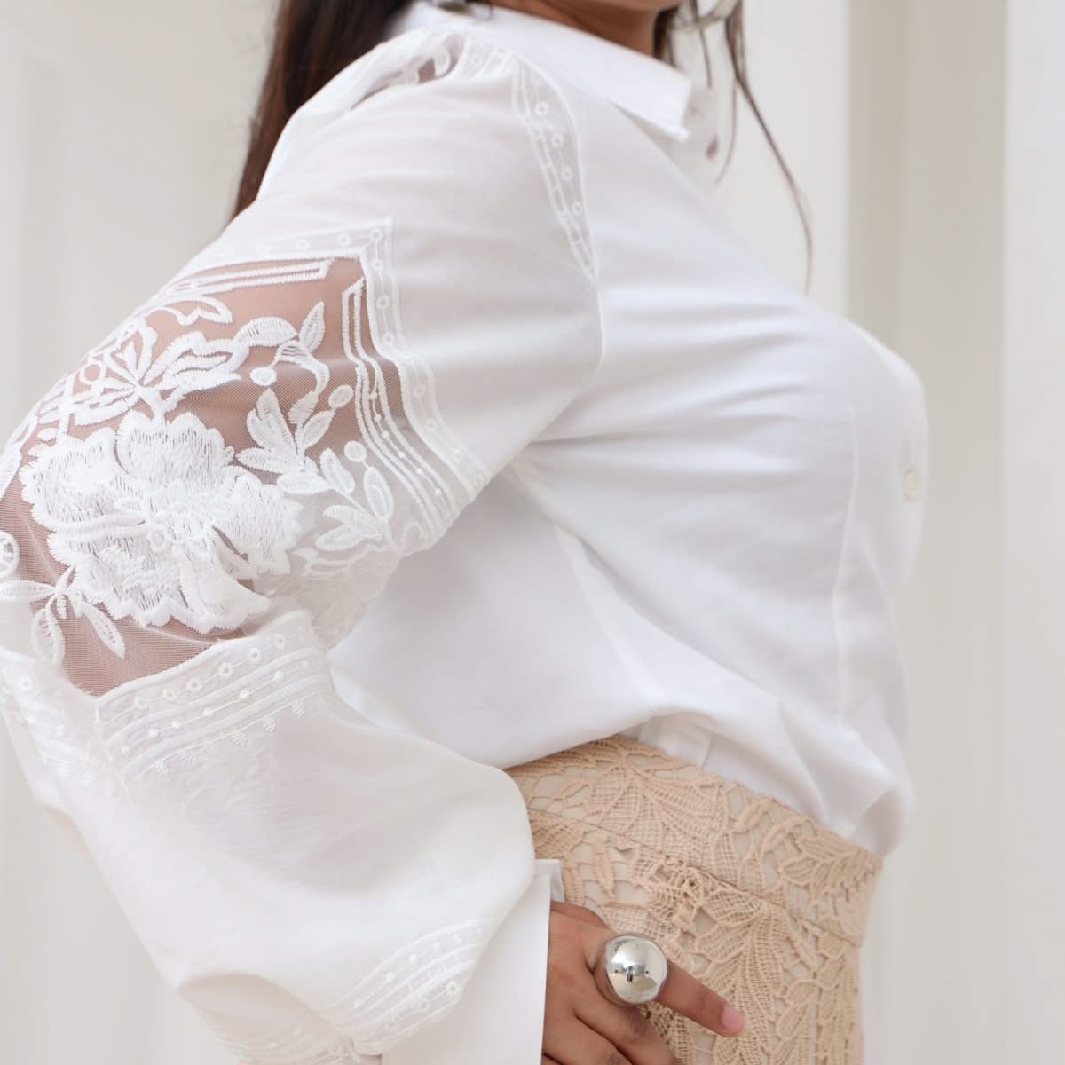 TONAGE White Shirt with Embroidered Sleeves White - SATIN | Brazilian Luxury Fashion