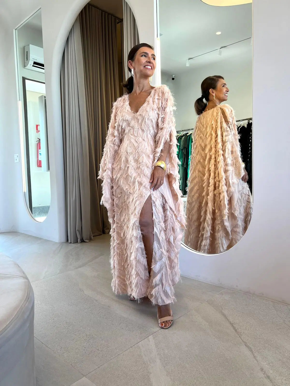SATIN | shopsatin.ae SATIN | shopsatin.ae The Coolrator Bambu - Kaftan Feathers Rosé