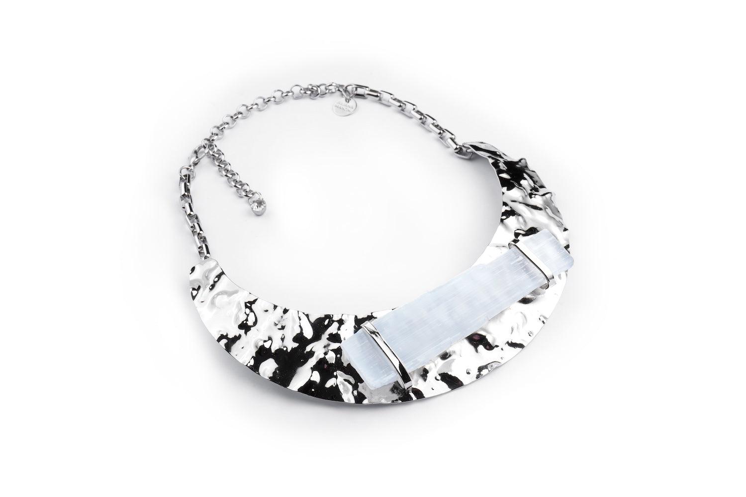 JULIANA MANZINI Fashion Jewelry - Life Hi-Lo Natural Crystal Necklace - Short Silver Design - SATIN | Brazilian Luxury Fashion