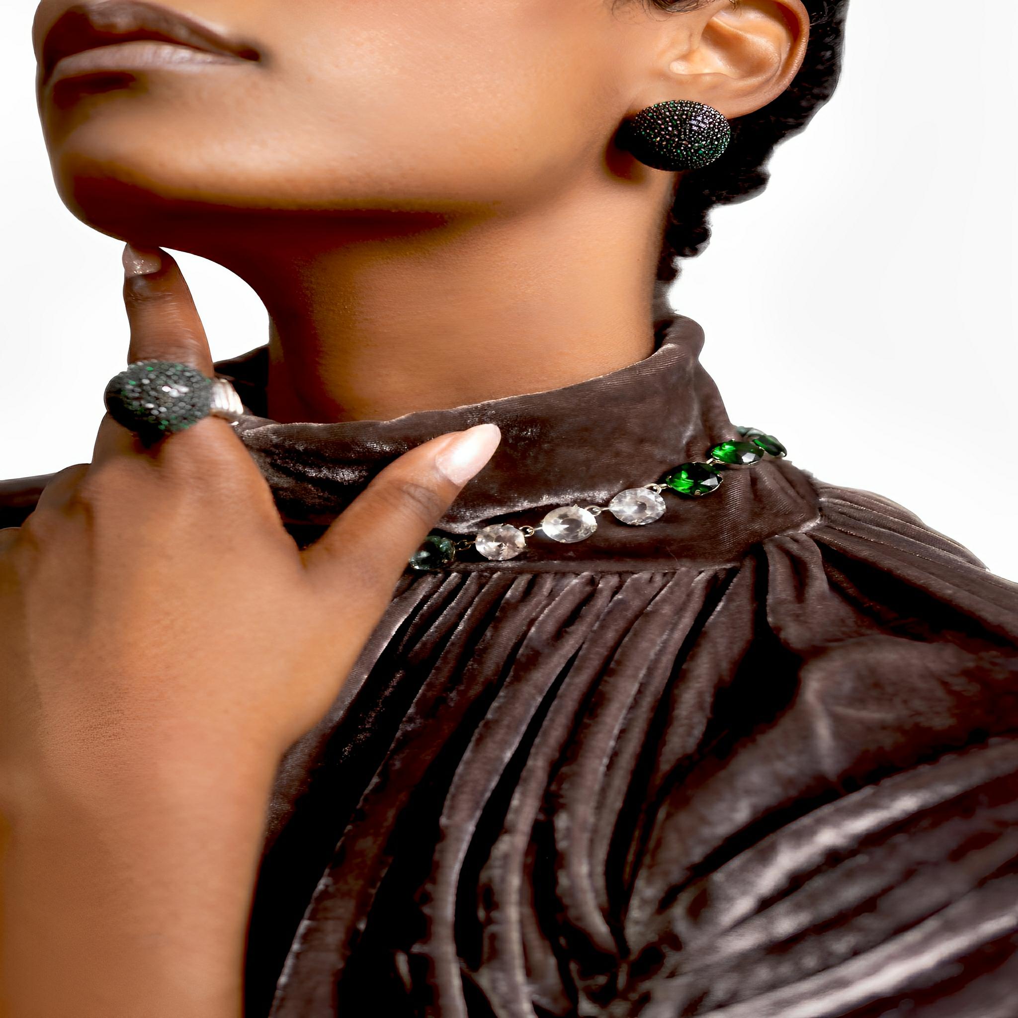 SATIN | Brazilian Luxury Fashion JULIANA MANZINI JULIANA MANZINI Fashion Jewelry - Green Strass Canopy Earrings In Silver - Vibrant Elegance