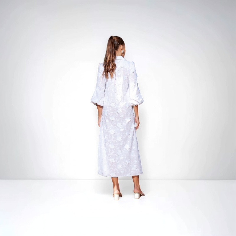 TONAGE Dress White embroidered fabric with flowers